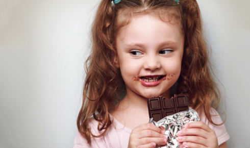 DIY Teeth Whitening Hacks Ghar Ke Nuskhe Jo Enamel Ko Nuksan Pahucha Sakte Hain